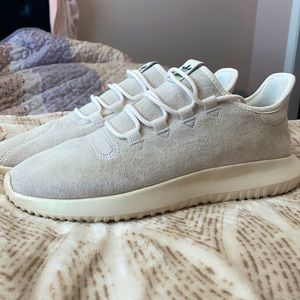 ADIDAS TUBULAR SHADOW
